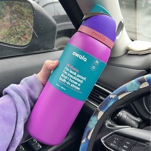 Owala freesip 40 oz voodoo *Whole Foods exclusive*